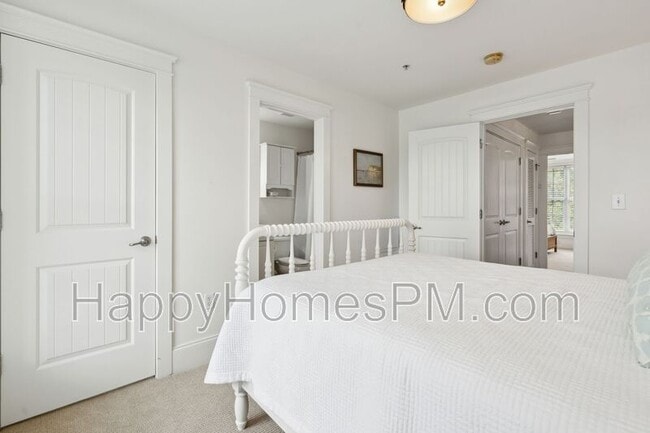 Building Photo - 728 S Shelmore Blvd