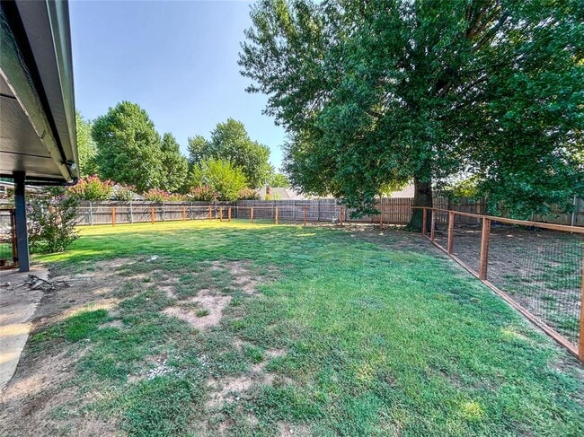 Building Photo - 13228 Green Valley Dr