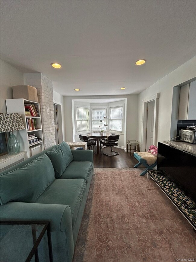 Building Photo - 29 Dale Ave