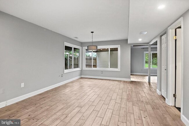 Building Photo - 511 Avondale Dr