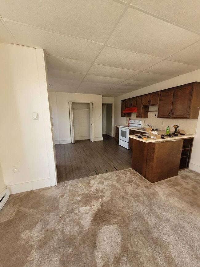 Building Photo - 135 W Main Street