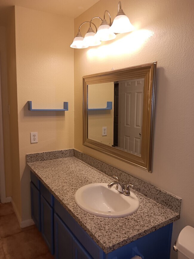 Building Photo - 22135 Greengate Dr