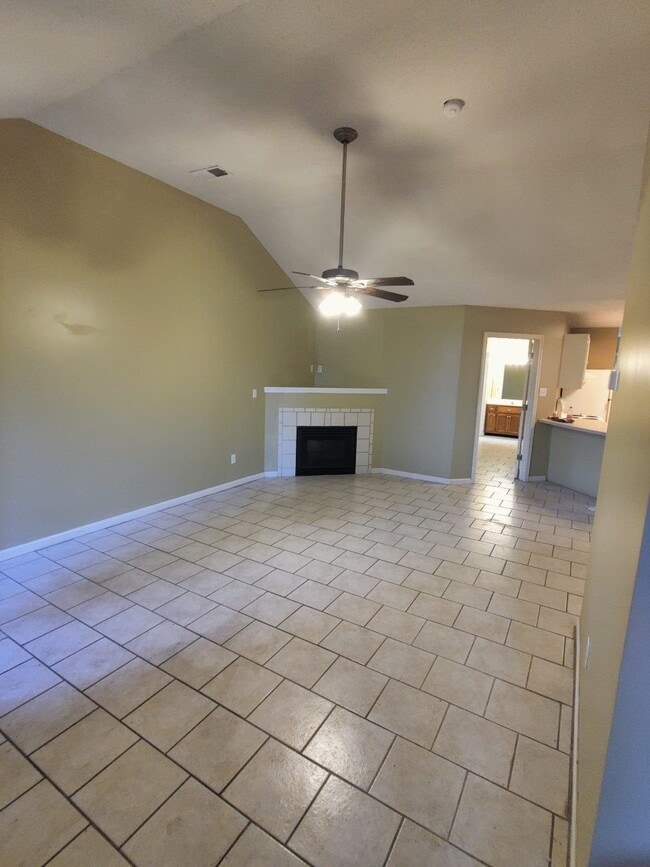 Building Photo - 105 Gym Cir