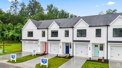 Building Photo - NEWLY RENOVATED, Washer and Dryer Included...