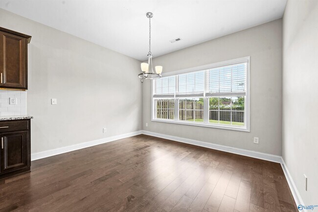 Building Photo - 104 Erskin Parcus Dr