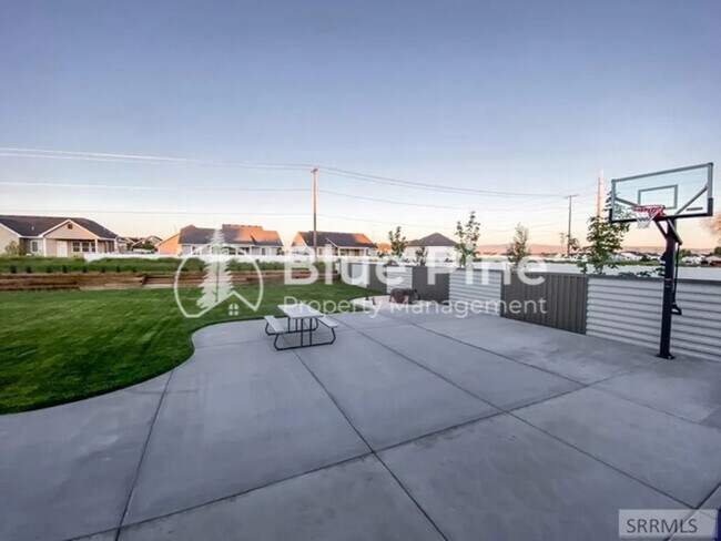 Building Photo - 6389 Maggie Dr