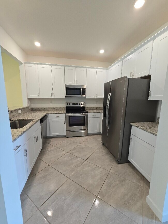 Building Photo - 14117 Pine Lodge Ln