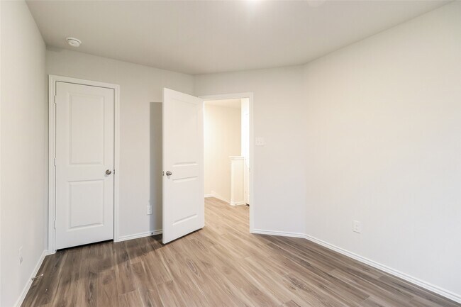 Building Photo - 2549 Coho Dr