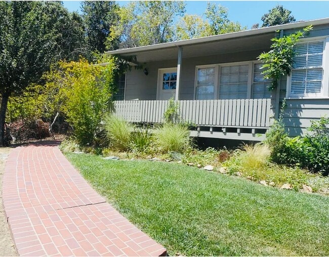 Building Photo - Charming Single Family Home in Lafayette A...