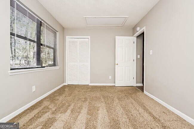 Building Photo - 8607 Forest Pointe Ct
