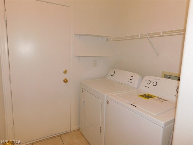 Building Photo - 1108 Coral Rainbow Ave