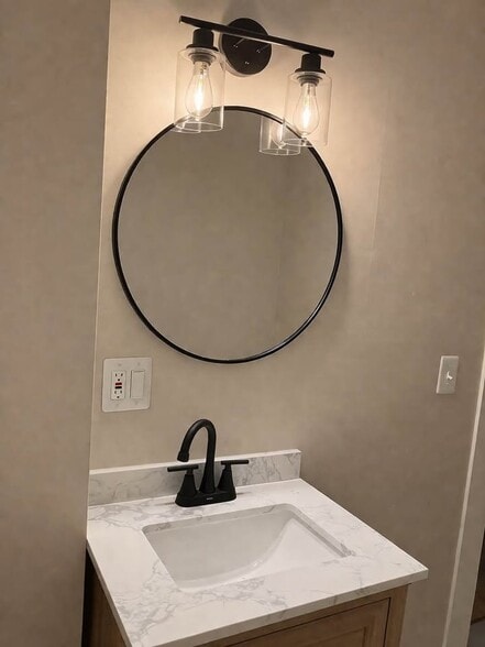 Building Photo - 217 Alexander St