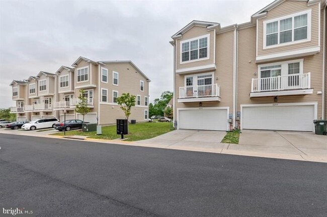 Building Photo - 46077 Hall Rd