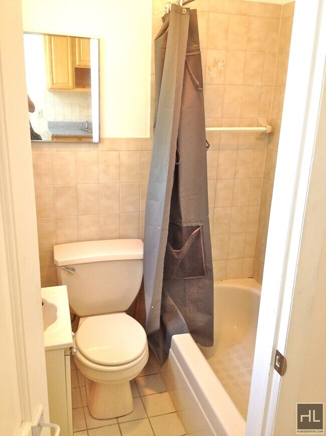 Building Photo - DIAMOND STREET