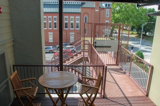 Building Photo - 610 Mulberry Street, #3