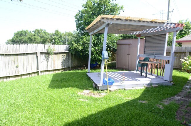 Building Photo - 10807 Emery Dr