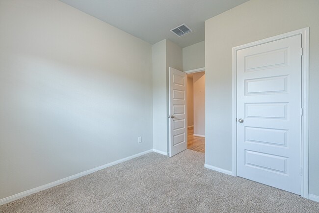 Building Photo - 17705 Hanson Ridge Dr