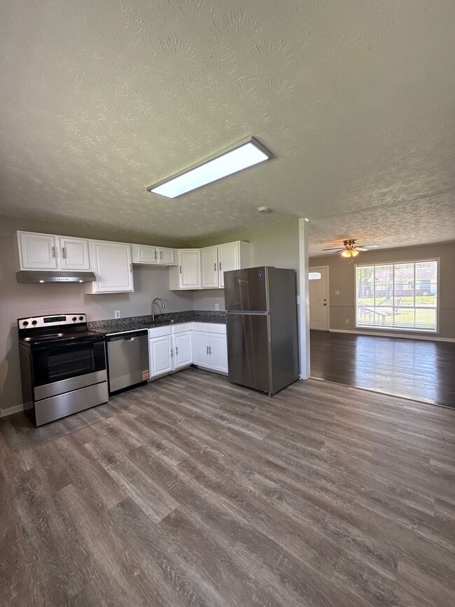 Building Photo - 3 Bed 2 Bath in Jonesboro! ***Get 50% Off Your First Month! Limited Time – Ends June!***