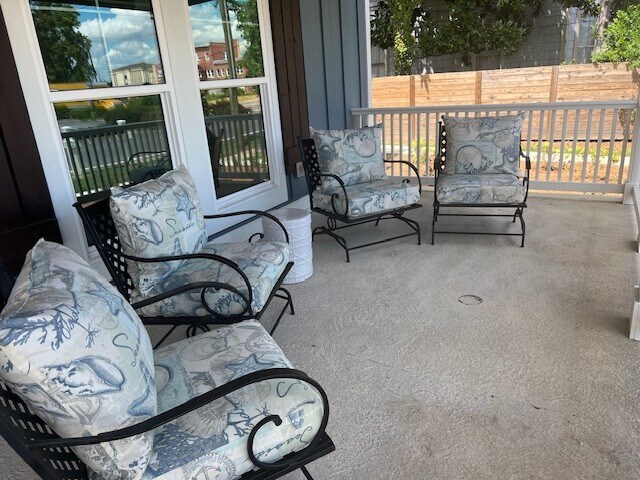 Building Photo - 210 S Trammell St