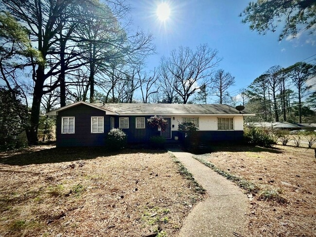Primary Photo - Great 3 bed home ready to move in