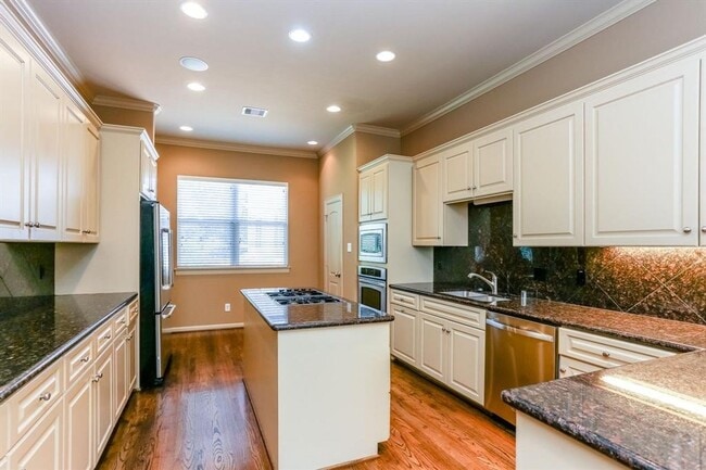 Building Photo - Stylish 3-Bedroom Home in Prime Houston Location!