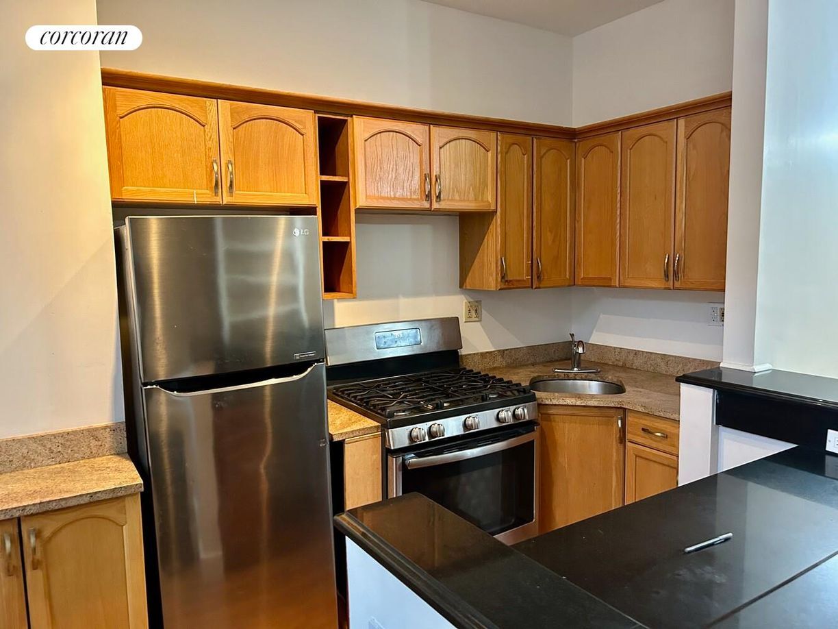 Building Photo - 340 85th St