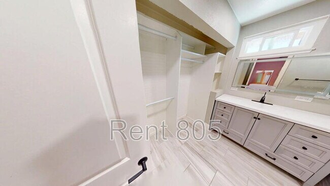 Building Photo - 1239 Rotella St