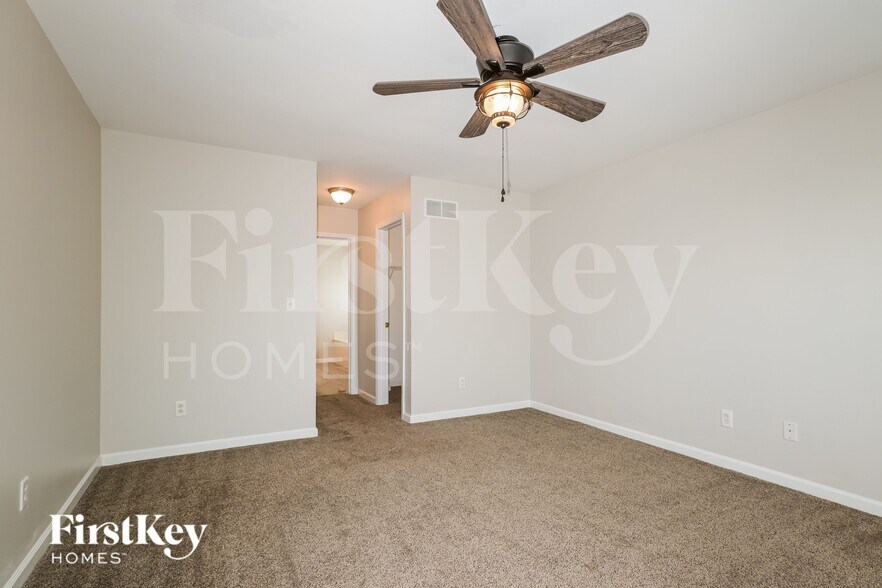 Building Photo - 217 Hawksbury Pl