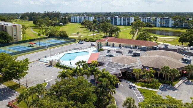 Building Photo - 3661 Via Poinciana