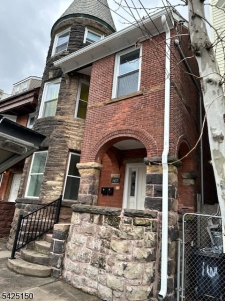 Building Photo - 167 S 9th St