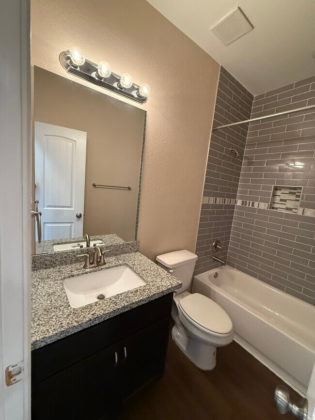 Building Photo - 6125 Rollins St