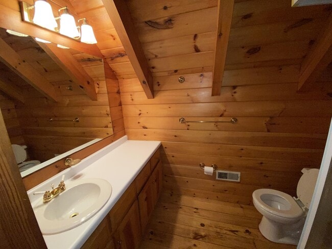 Building Photo - 104 Trinity Pond Road