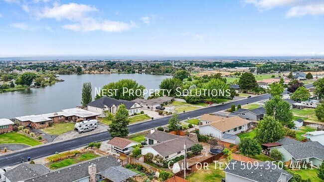 Building Photo - 603 N Crestview Dr