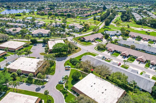 Building Photo - 188 Moccasin Trail N