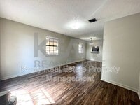 Building Photo - 402 Loire Ave