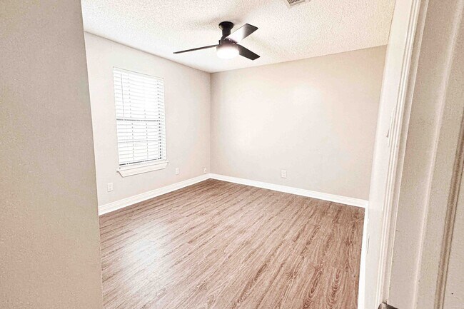 Building Photo - Charming 3-Bedroom Home with In-Ground Pool & Fenced Yard