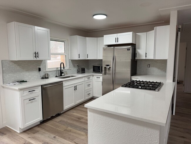 Building Photo - Charming Newly Remodeled 3-Bedroom Ranch Home with Modern Upgrades!
