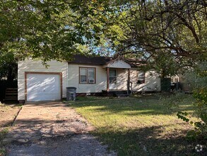 Building Photo - Cottage close to Ft Sill