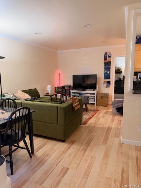 Building Photo - 425 Shore Rd