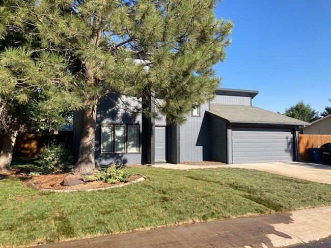 Building Photo - Coming soon! Great location, 4 bedroom hou...