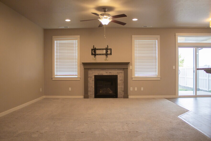 Building Photo - 10555 W Catmint Dr