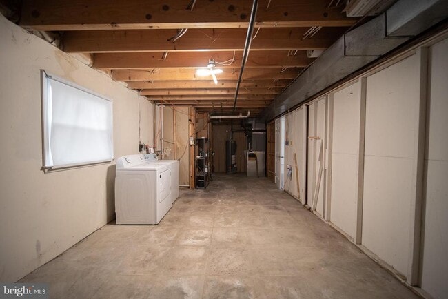 Building Photo - 11209 Caroline Ave