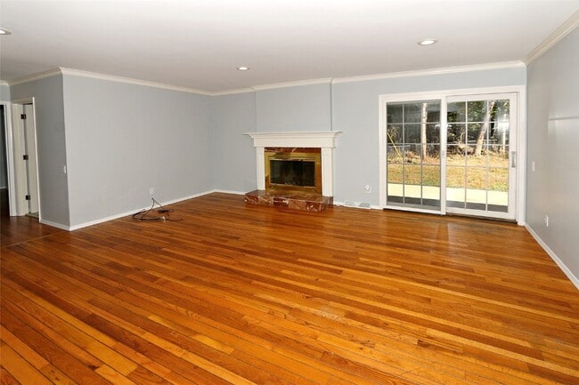 Building Photo - 12901 Fernway Ln
