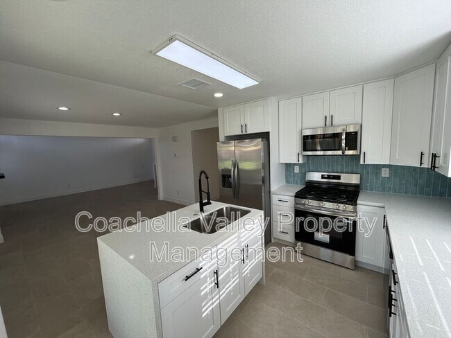 Building Photo - 47675 Azalea St