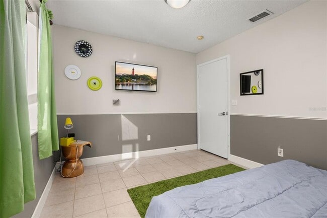 Building Photo - 3045 Bloomsbury Dr