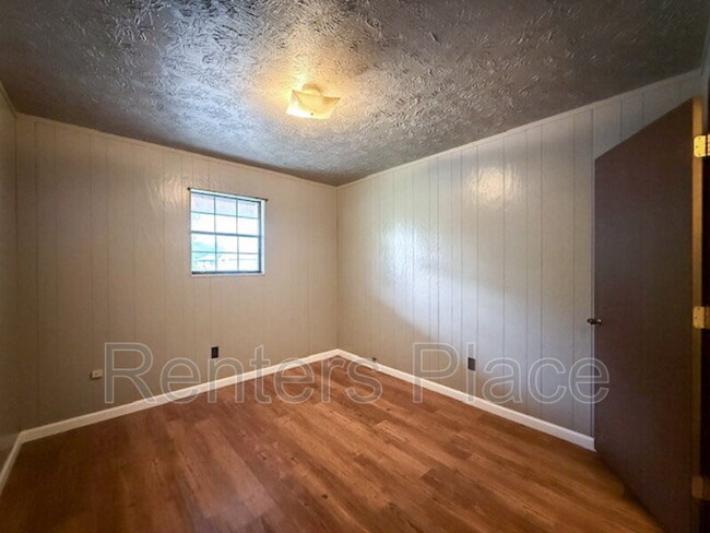 Building Photo - 812 S Adair St