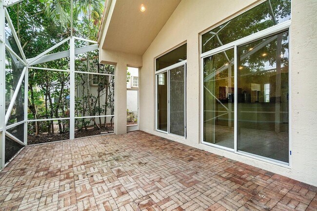Building Photo - 7690 Hummingbird Ct