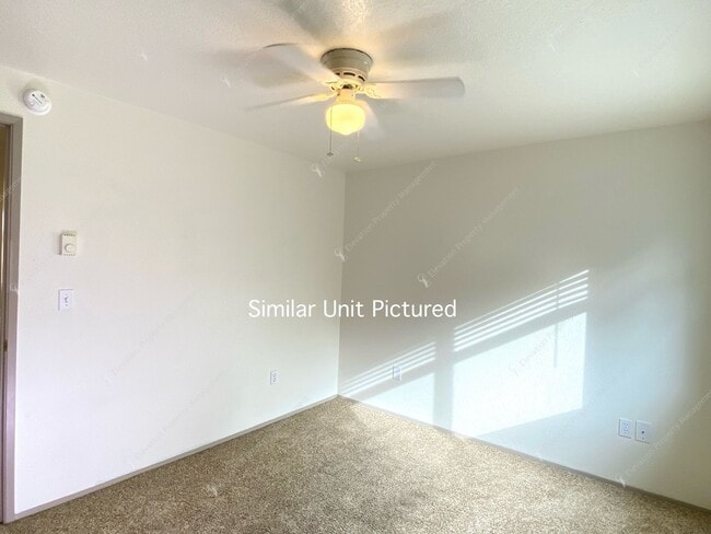 Building Photo - 2769 NE Mesa Ct