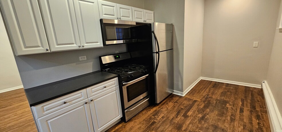 Building Photo - 3823 N Drake Ave