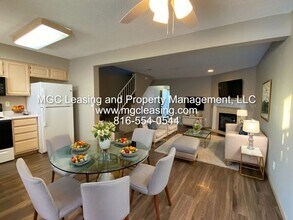 Building Photo - Harrisonville 2 Bedroom 2.5 Bath Townhome!